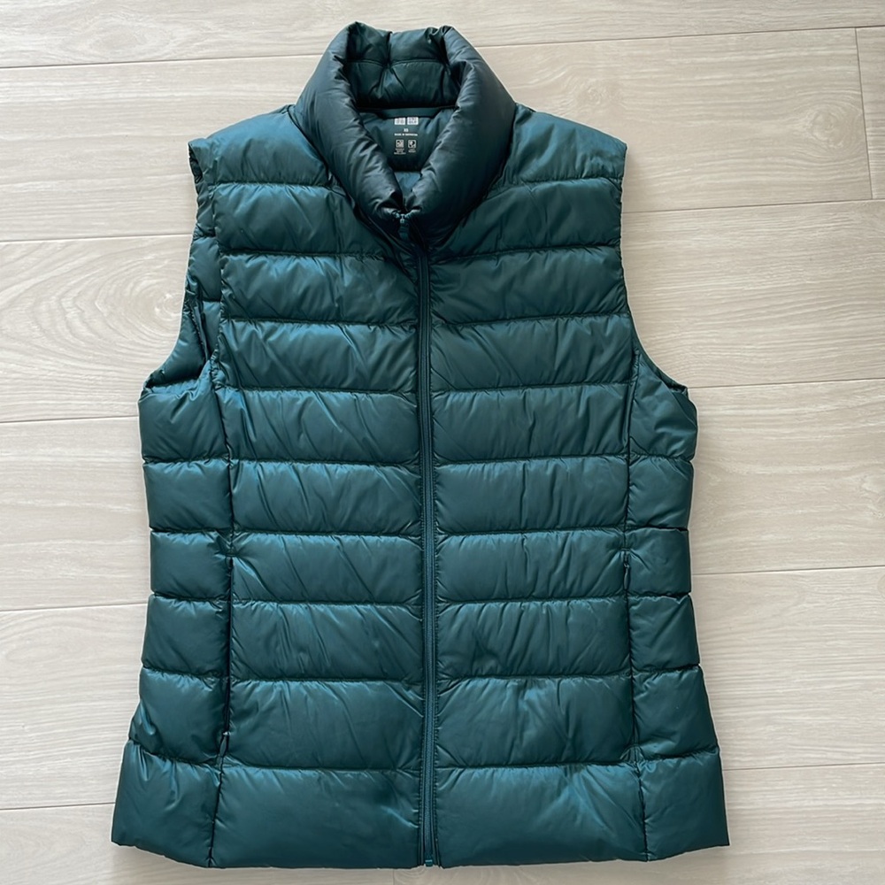 Set/4 Uniqlo Puffer Vests - Picture 2 of 16